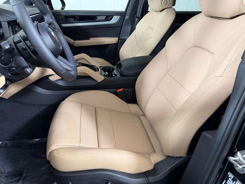 New 2026 Porsche Cayenne image 5