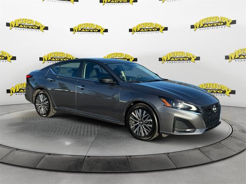 Used 2024 Nissan Altima 2.5 SV image 7