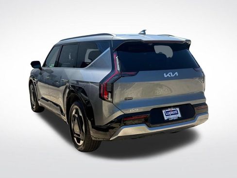 Used 2024 Kia EV9 Land AWD/4WD image 7