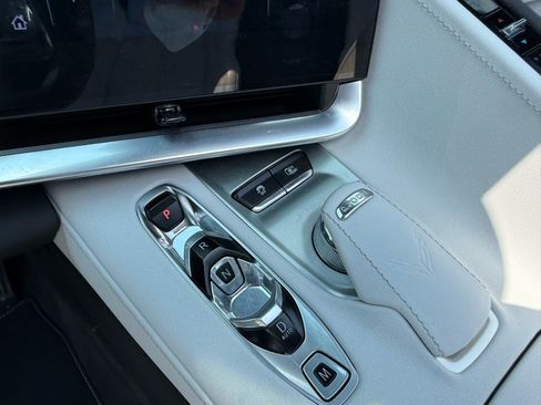 Used 2025 Chevrolet Corvette Stingray Preferred Cpe w/ Chrome Exterior Badge Package RWD image 27