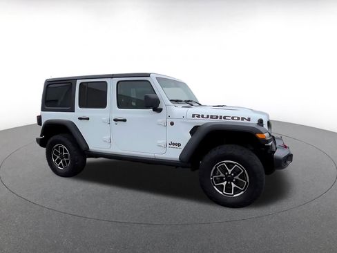 Used 2025 Jeep Wrangler Unlimited Rubicon image 2