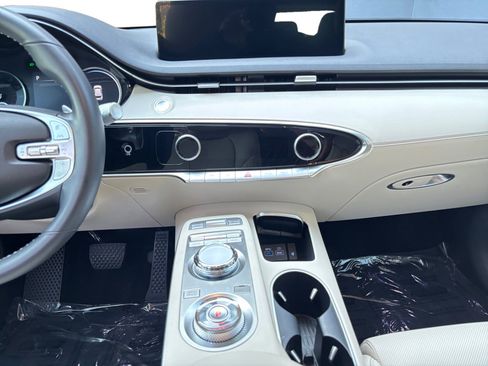 Used 2025 Genesis GV70 2.5T image 11