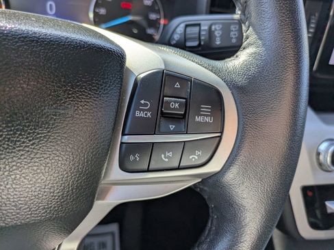 Used 2023 Ford Explorer XLT image 18
