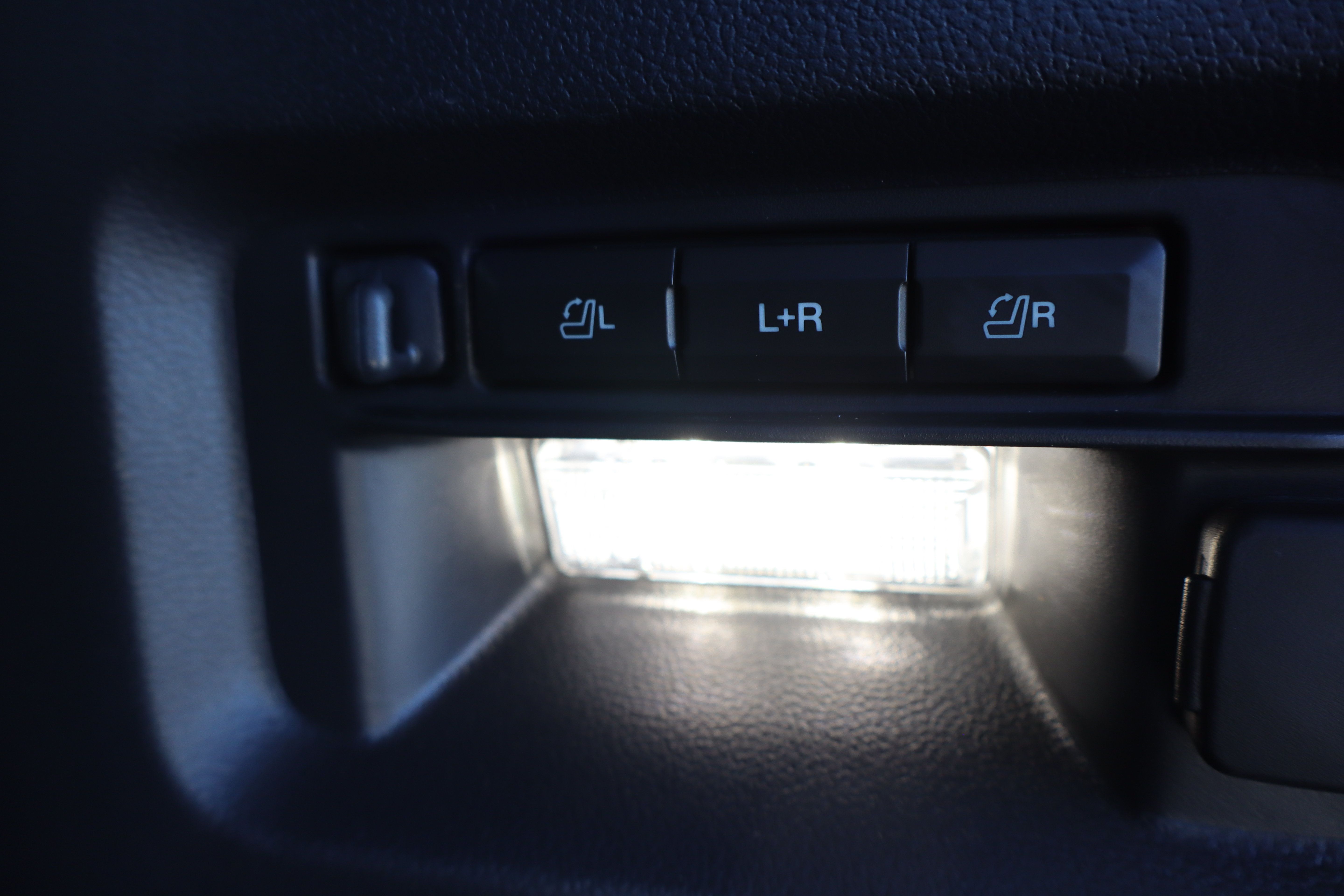 Used 2025 Ford Explorer ST-Line w/ Premium Package AWD/4WD image 33