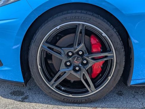 Used 2022 Chevrolet Corvette Stingray Coupe w/ Z51 Performance Package image 6