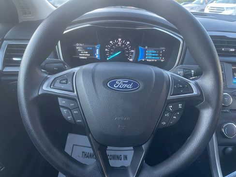 Used 2018 Ford Fusion SE FWD image 18