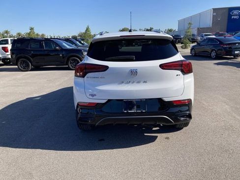 Used 2024 Buick Encore GX Sport Touring image 4