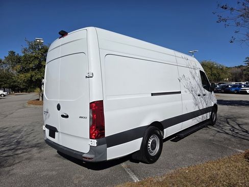 Used 2023 Mercedes-Benz Sprinter 2500 image 33