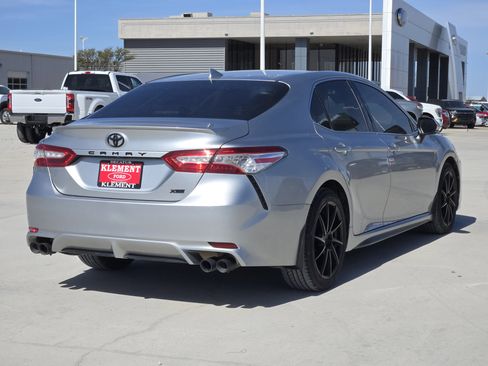 Used 2020 Toyota Camry XSE image 7