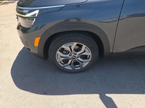 Used 2024 Kia Seltos S FWD image 9