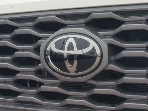 Used 2023 Toyota Tacoma TRD Off-Road image 12