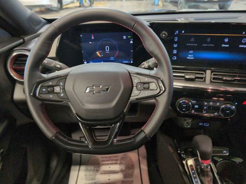 Used 2025 Chevrolet Trax RS w/ Driver Confidence Package image 10