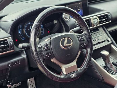 Used 2020 Lexus IS 350 F Sport w/ F Sport Package RWD image 11