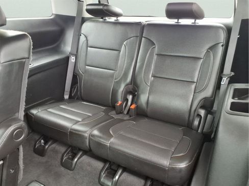 Used 2020 GMC Acadia SLT w/ Premium Package image 15