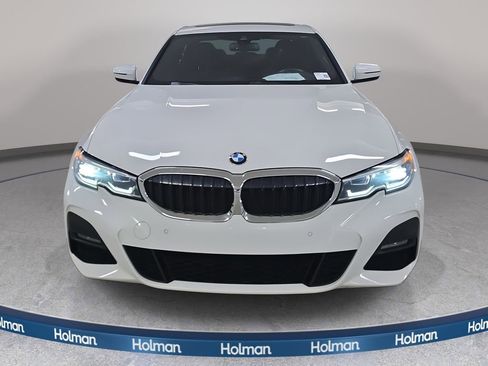 Used 2022 BMW 330i Sedan w/ M Sport Package image 3