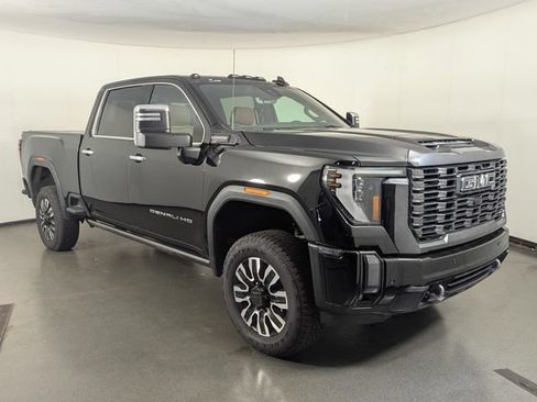 Used 2024 GMC Sierra 2500 Denali Ultimate AWD/4WD image 2
