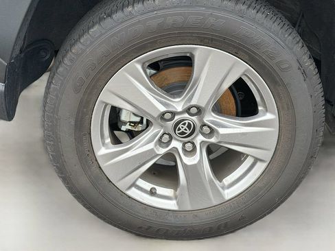 Used 2023 Toyota RAV4 XLE FWD image 10