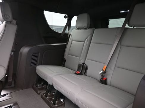 Used 2024 GMC Yukon XL SLT w/ SLT Luxury Package AWD/4WD image 15