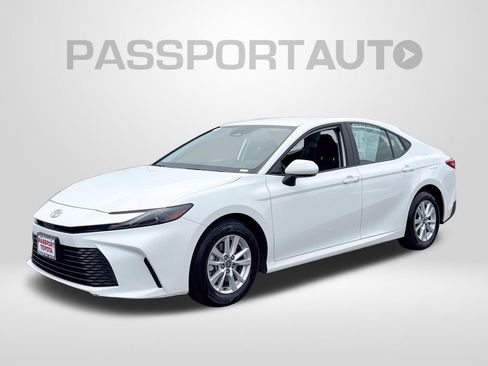 Used 2025 Toyota Camry LE FWD image 1
