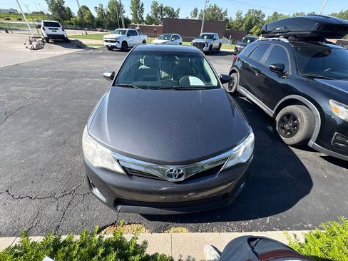 Used 2012 Toyota Camry XLE w/ Leather Pkg FWD image 1