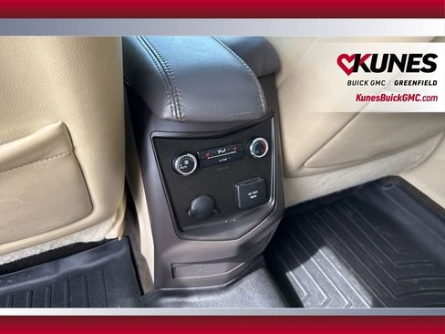 Used 2014 Lincoln MKT FWD image 33