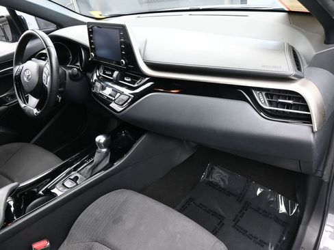 Used 2019 Toyota C-HR XLE FWD image 36