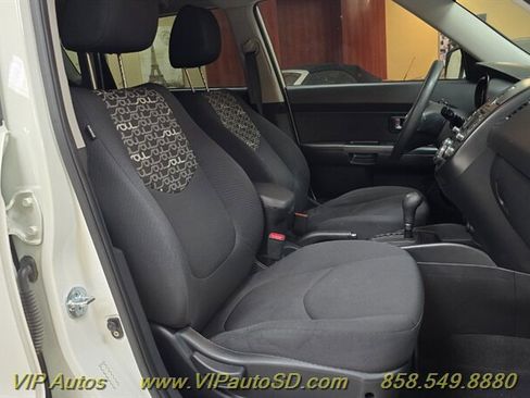 Used 2010 Kia Soul + FWD image 17