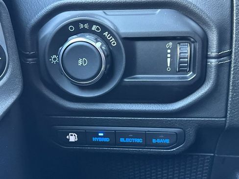 Used 2024 Jeep Wrangler Unlimited Rubicon 4xe AWD/4WD image 28