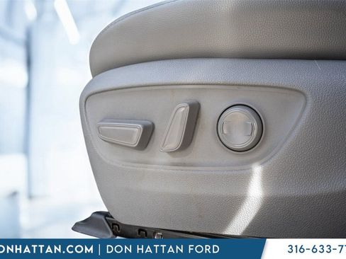 Used 2022 Toyota Highlander Limited image 14