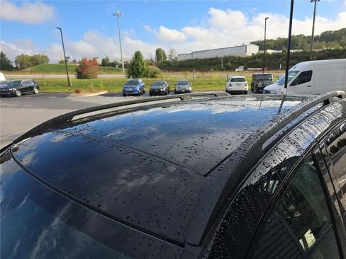 Used 2025 Mercedes-Benz GLE 350 4MATIC image 13