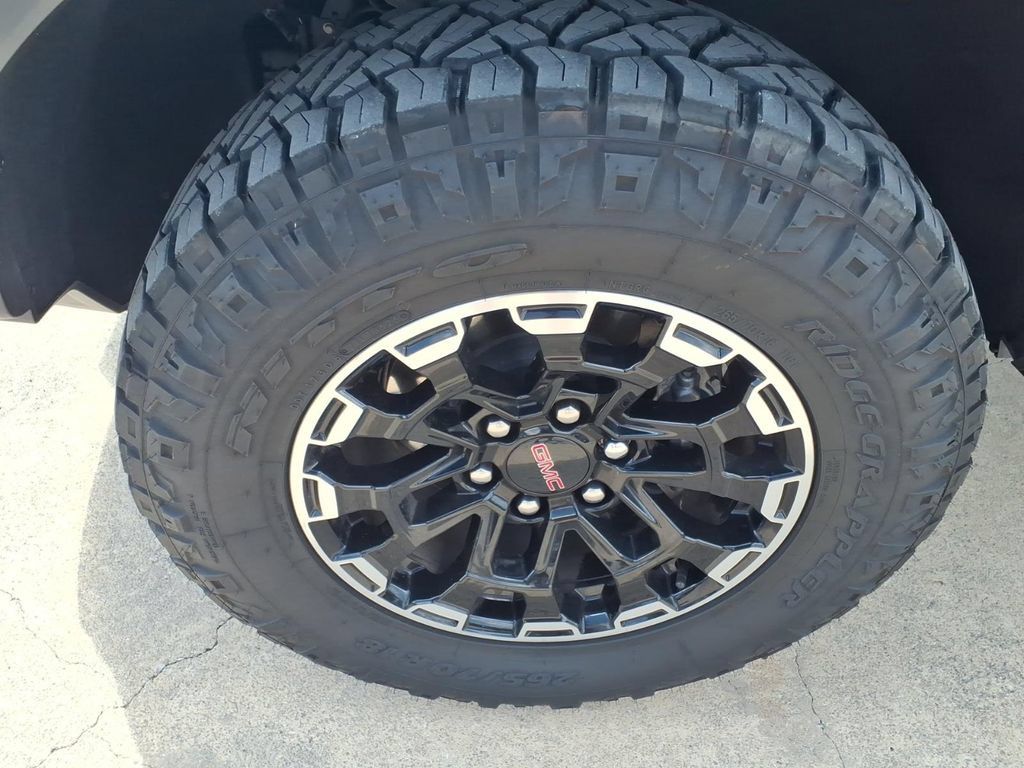 Used 2026 GMC Canyon AT4 AWD/4WD image 9