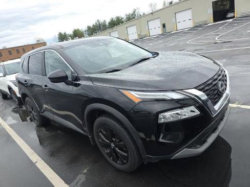 Used 2023 Nissan Rogue SV image 1