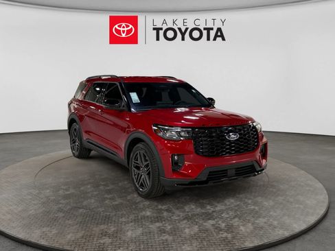 Used 2026 Ford Explorer ST-Line w/ ST-Line Street Pack RWD image 13