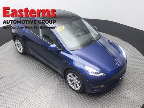 Used 2021 Tesla Model Y Long Range AWD/4WD image 3