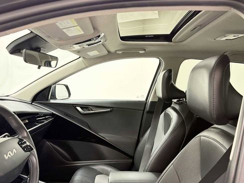Used 2023 Kia Niro EX Touring FWD image 24