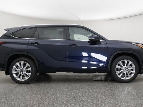 New 2026 Toyota Highlander Limited image 27