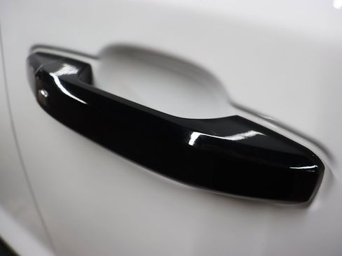 Used 2024 Chevrolet Silverado 1500 LT Trail Boss w/ Convenience Package II image 10