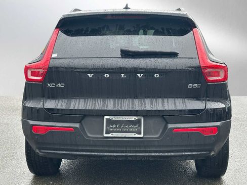 Used 2025 Volvo XC40 B5 Plus w/ Protection Package Premier image 4