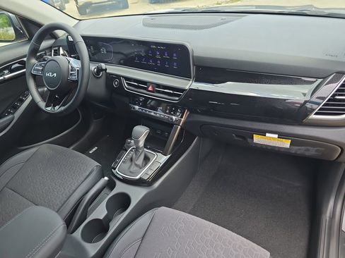 New 2026 Kia Seltos S FWD image 11