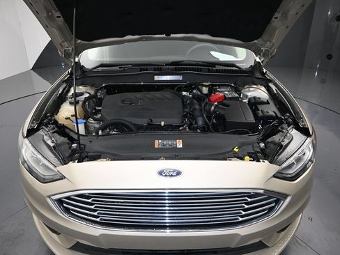 Used 2018 Ford Fusion SE w/ Fusion SE Technology Package FWD image 28