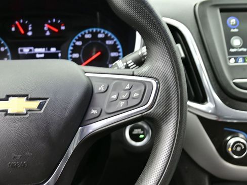 Used 2019 Chevrolet Equinox LS image 6