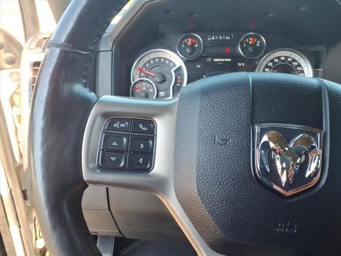 Used 2018 RAM 1500 Laramie image 29