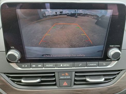 Used 2023 Nissan Altima 2.5 SV AWD/4WD image 11