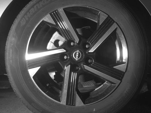 Used 2025 Nissan Sentra SV FWD image 15