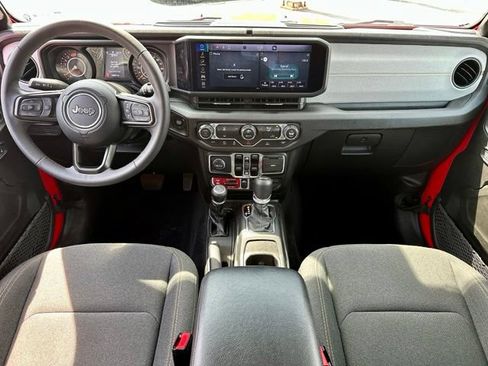 Used 2025 Jeep Wrangler Unlimited Sport AWD/4WD image 15