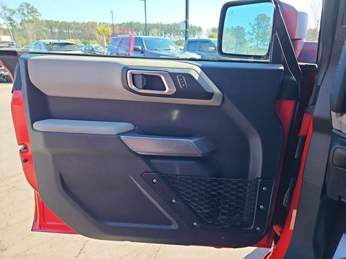 Used 2023 Ford Bronco Wildtrak image 29