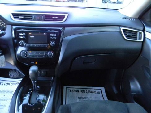 Used 2016 Nissan Rogue S AWD/4WD image 18