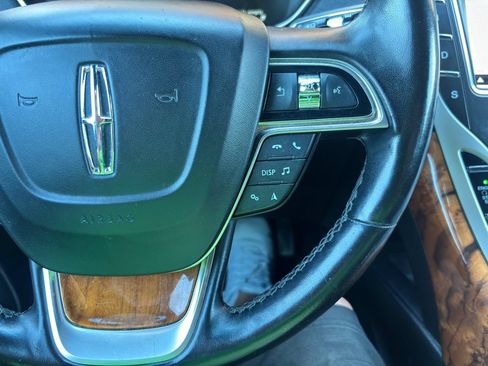 Used 2019 Lincoln Nautilus Reserve AWD/4WD image 13