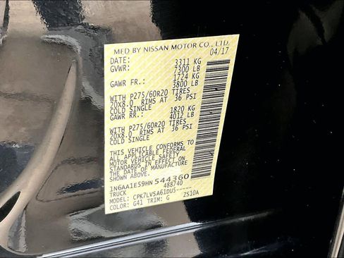 Used 2017 Nissan Titan SL image 29