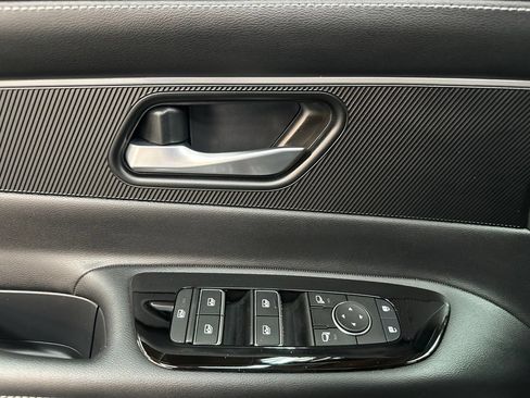 Used 2025 Nissan Murano SV AWD/4WD image 17